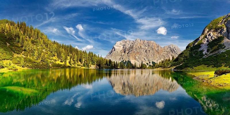 Wetterstein Mountains with reflection in the Seebensee