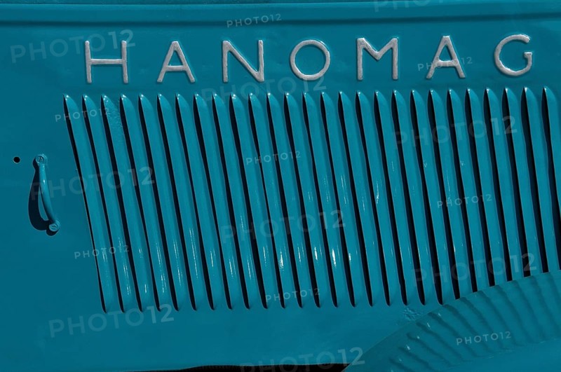 Ventilation in turquoise coloured sheet metal from Hanomag tractor