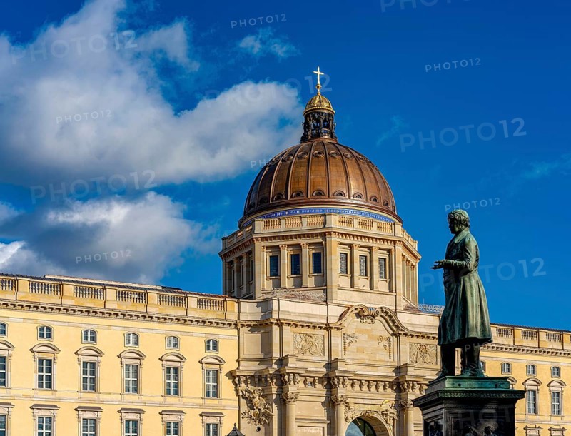 Schinkelplatz and the dome of the New City Palace