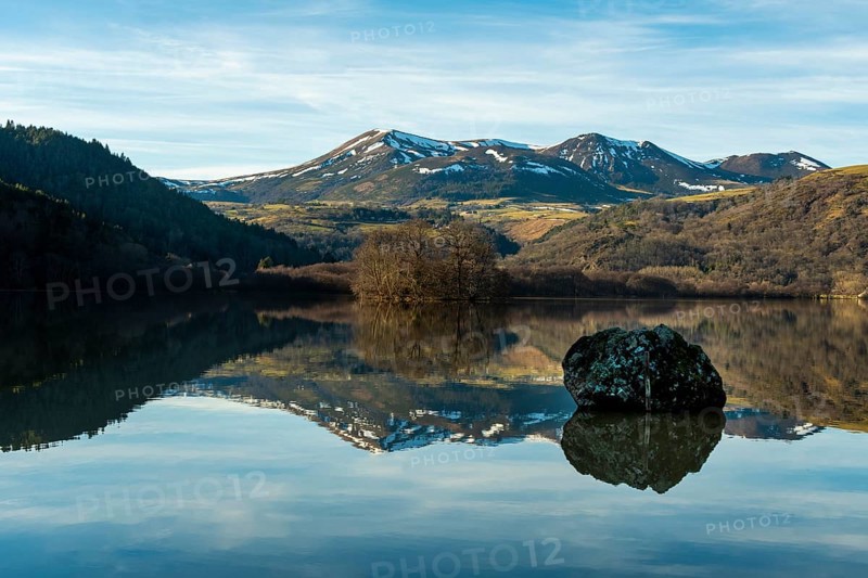 Lake Chambon in winter and Sancy massif
