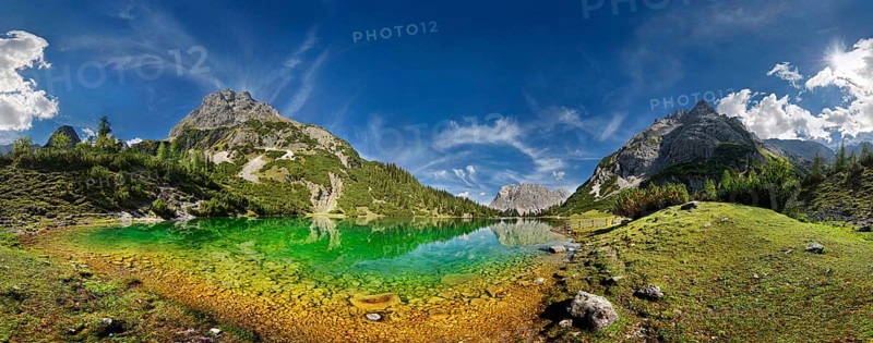 360 mountain panorama at the turquoise Seebensee with the mountain peaks of the Sonnenspitze