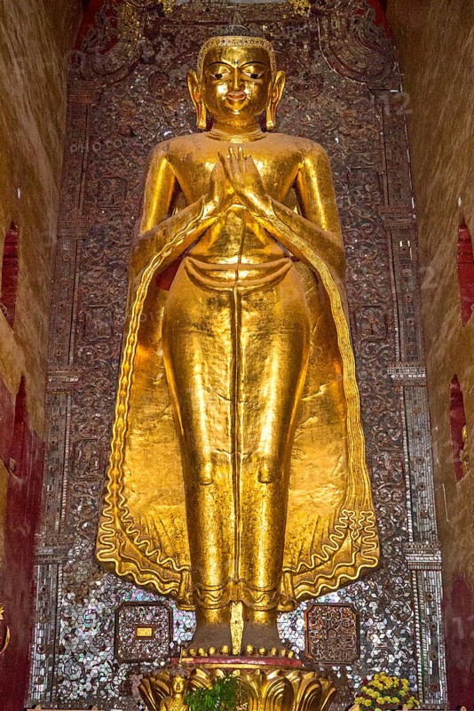 4 Buddha statues in each direction