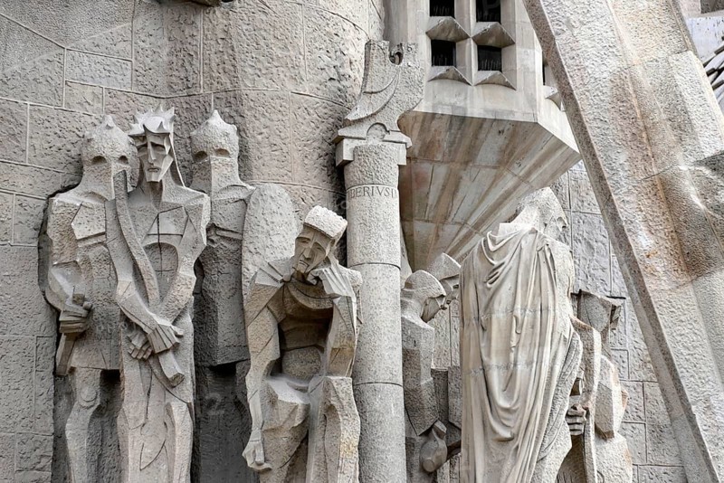 Figures of the Passion facade