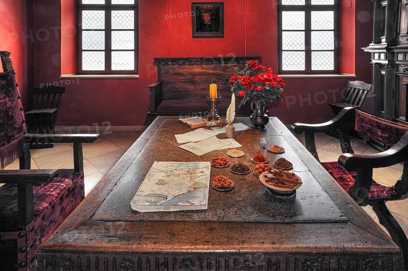 Dutch table in the reception room