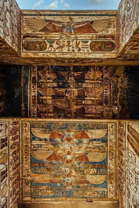 Ceiling relief in the passage to the 2nd courtyard