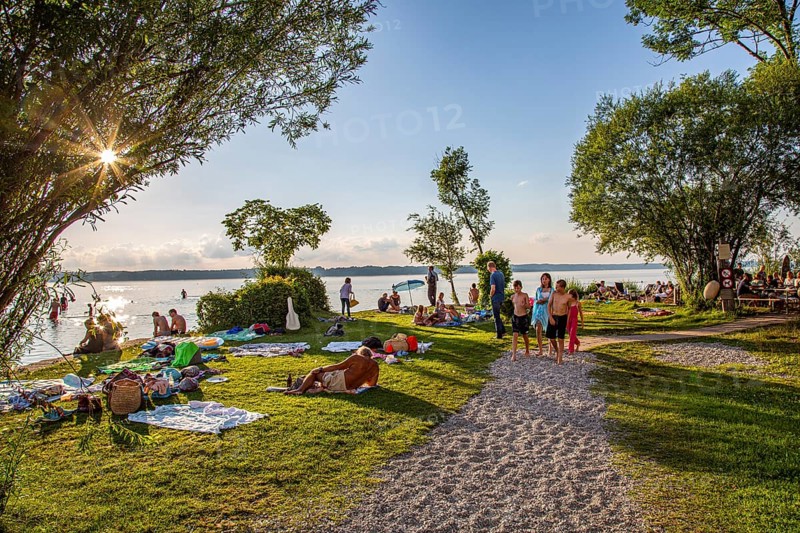 Sunbathing lawn and bathing area