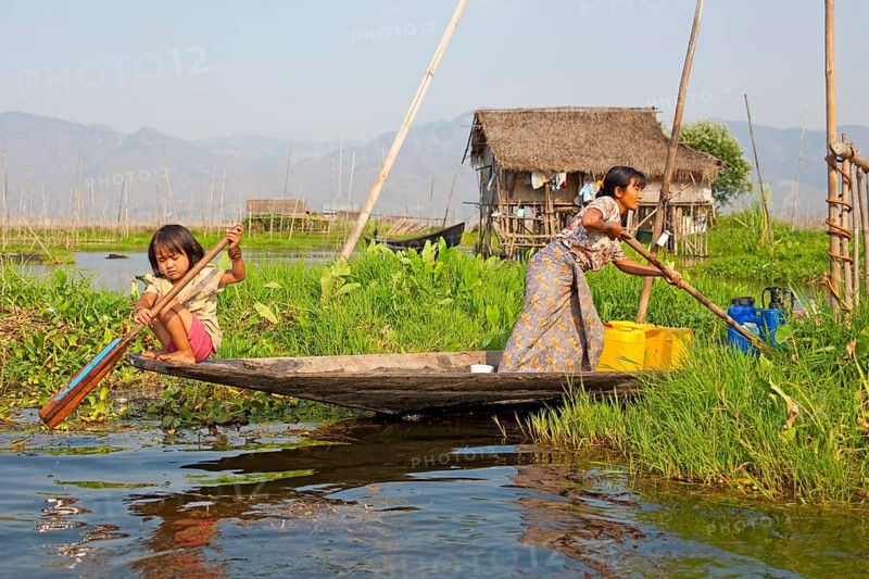 Working with canoes in floating fields