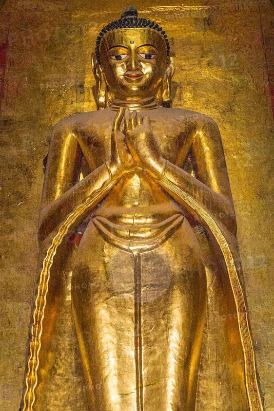 4 Buddha statues in each direction