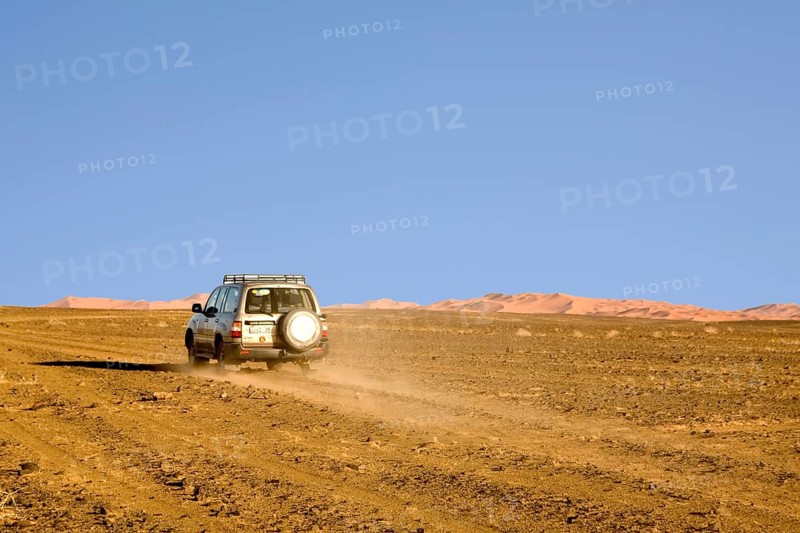 Jeep in the desert at Erg Chebbi