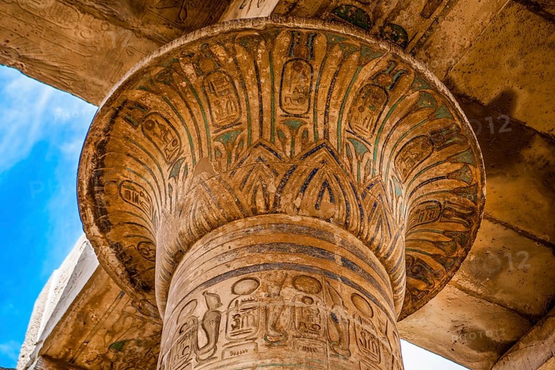 Decorated details of the column capitals of the central nave in the great hall of columns