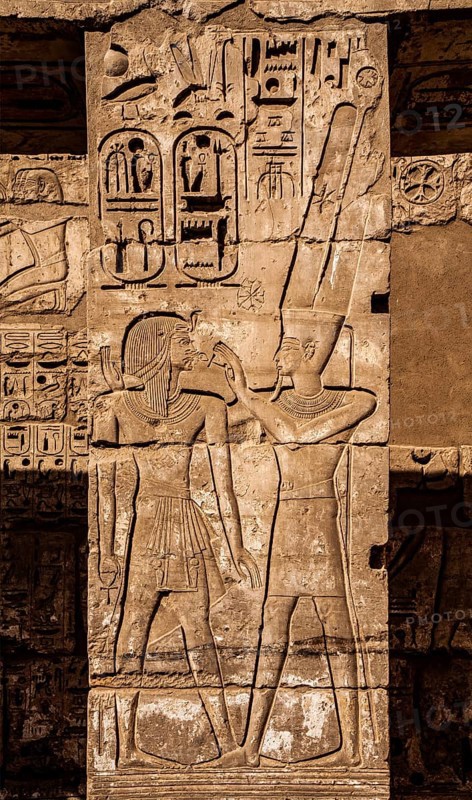 Amun breathes life into Ramses III