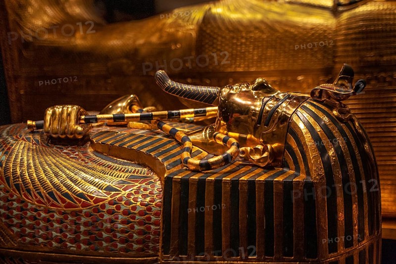 Middle coffin