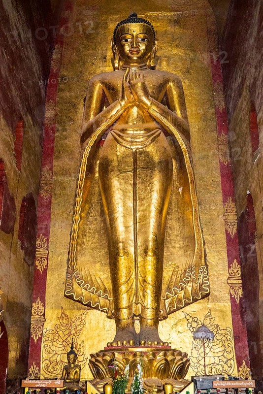 4 Buddha statues in each direction