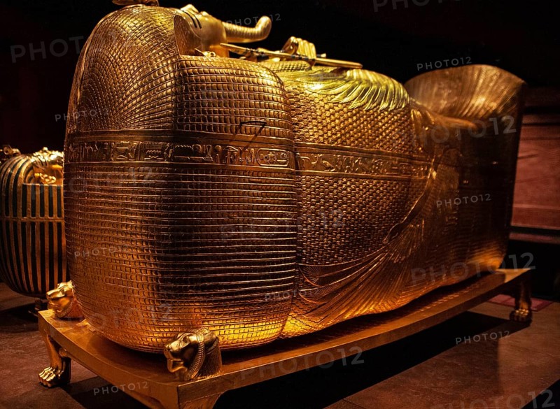 Outer coffin
