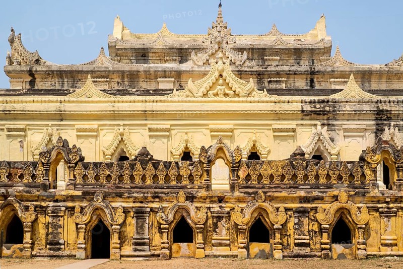 Maha Aungmye Bonzan Monastery built of bricks and stucco