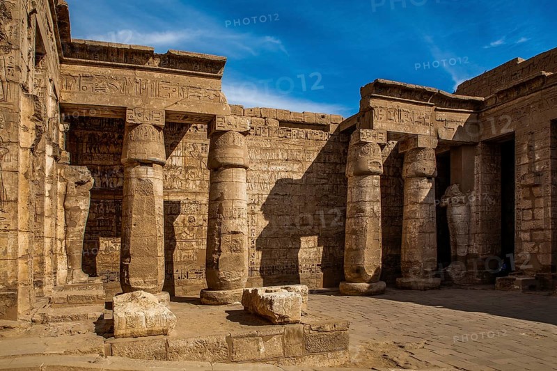 Second courtyard with papyrus columns