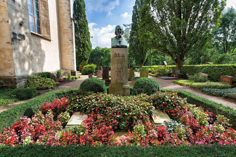 Listed grave of August Heinrich Hoffmann von Fallersleben