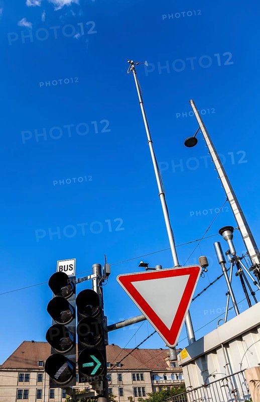 Environmental measurement technology at a busy road junction