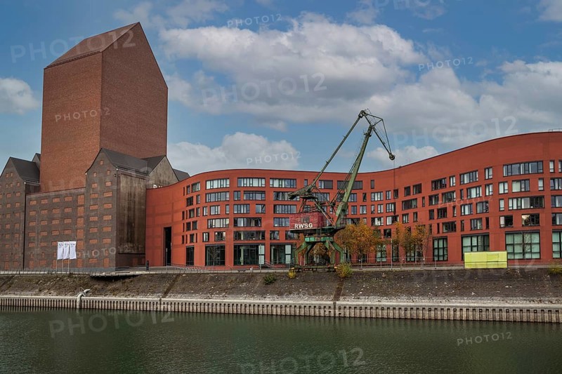 New building of the State Archive of North Rhine-Westphalia with old harbour cranes