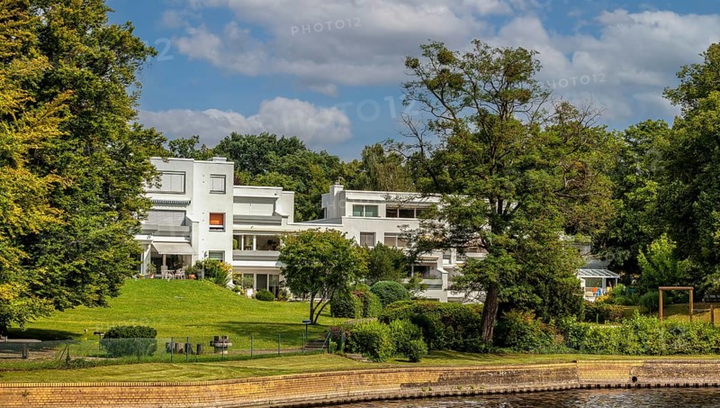 Residential houses and villas at Mueggelsee