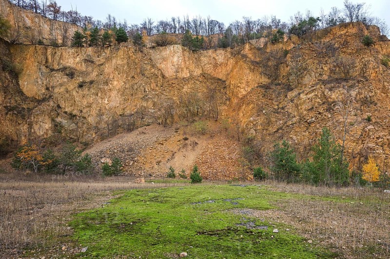 Disused porphyry quarry