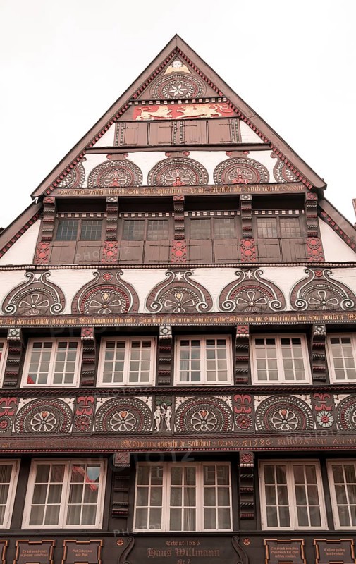 Facade with Adam and Eve