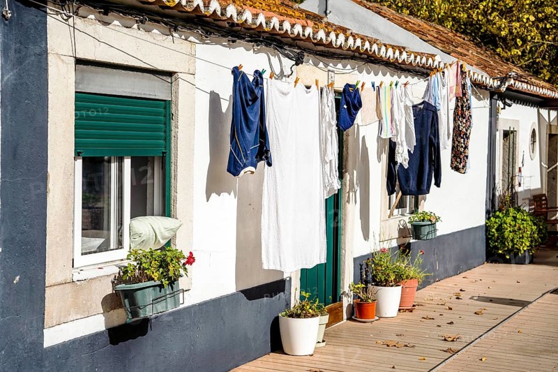 Traditional Portuguese house with laundry in Azeitao