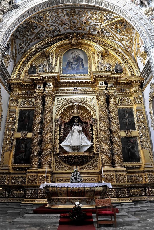 Beautiful interior of the Church of Santo Domingo de Guzman