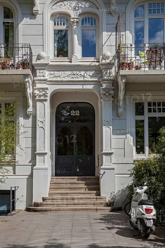 Facade of a middle-class residential building in the Hamburg district of Eppendorf