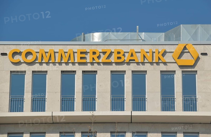 Lettering Commerzbank