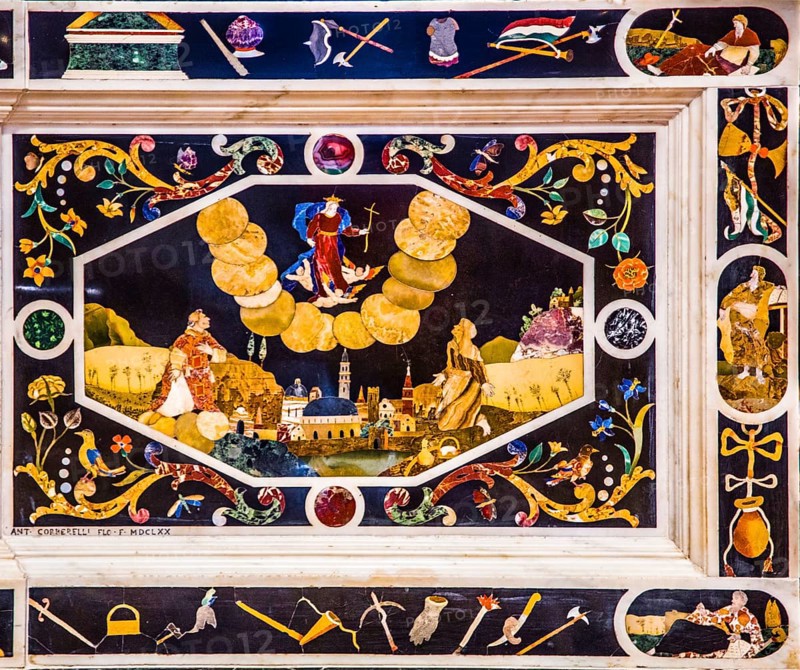 Altar impresses with beautiful marble inlay work showing Christian motifs