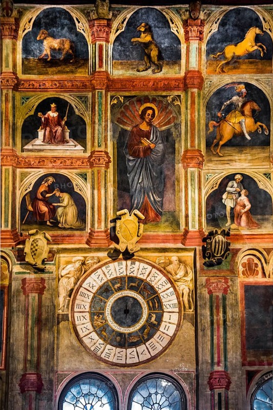 Council Chamber entirely painted with 15th century astrological and religious fresco cycle