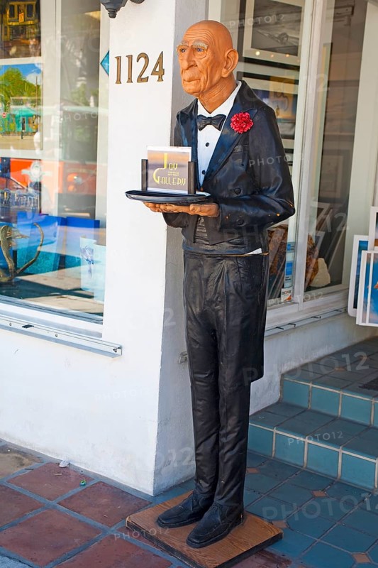 Butler in Shopping Mall