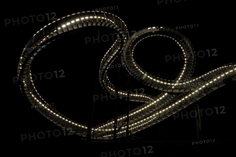 Landmark Tiger & Turtle - Magic Mountain