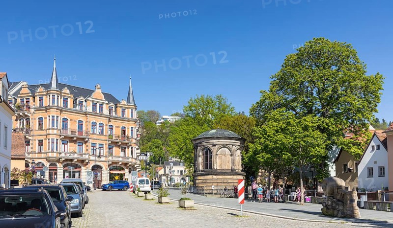 Friedrich-Wieck-Strasse with Joseph-Herrmann-Monument in Loschwitz