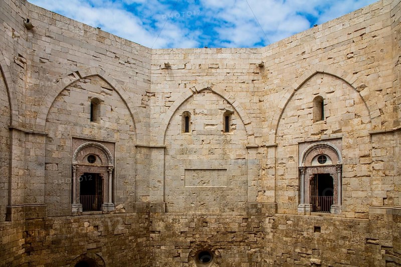 Octagonal courtyard of the fort