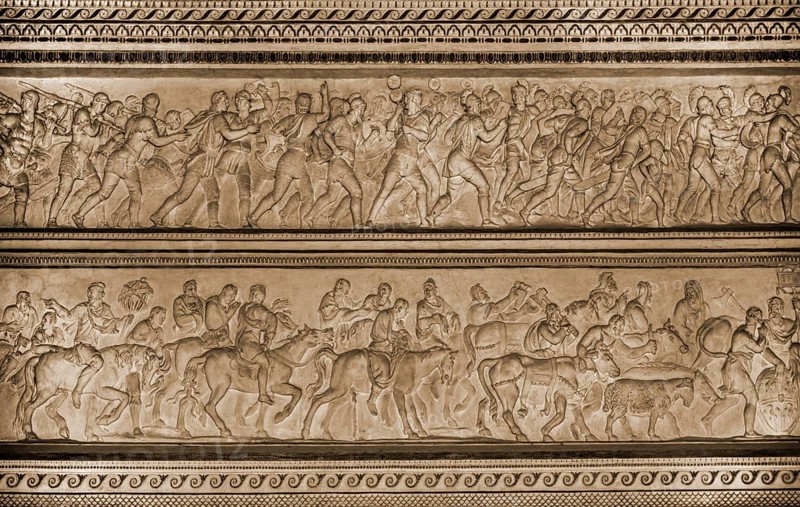 Procession of marching Roman soldiers with about five hundred figures