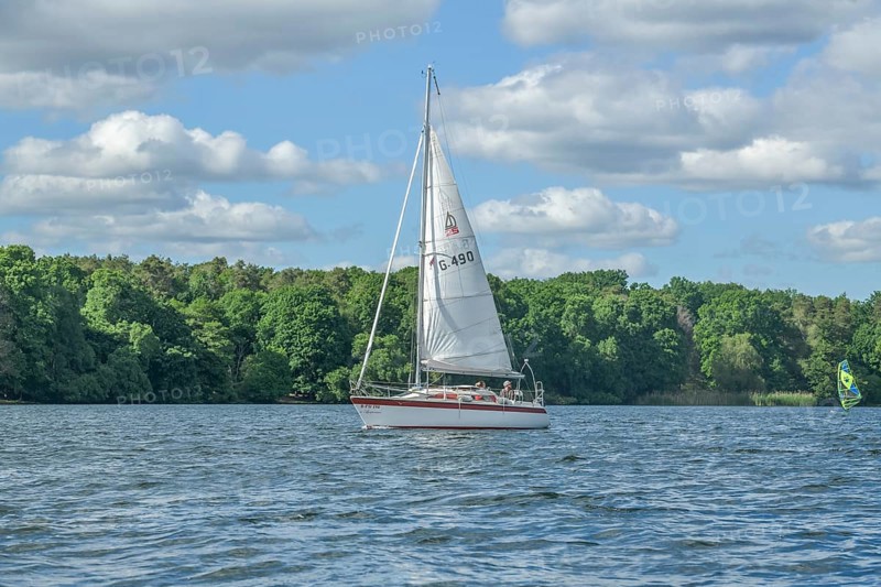 Sailing boat
