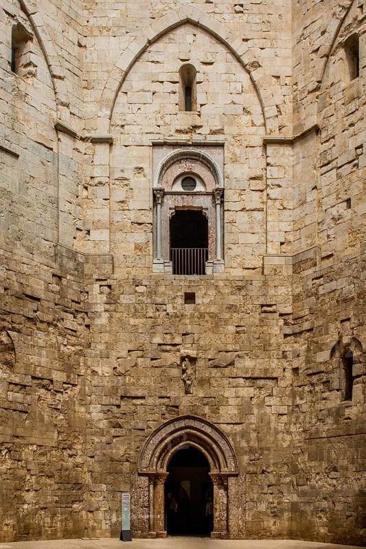 Octagonal courtyard of the fort