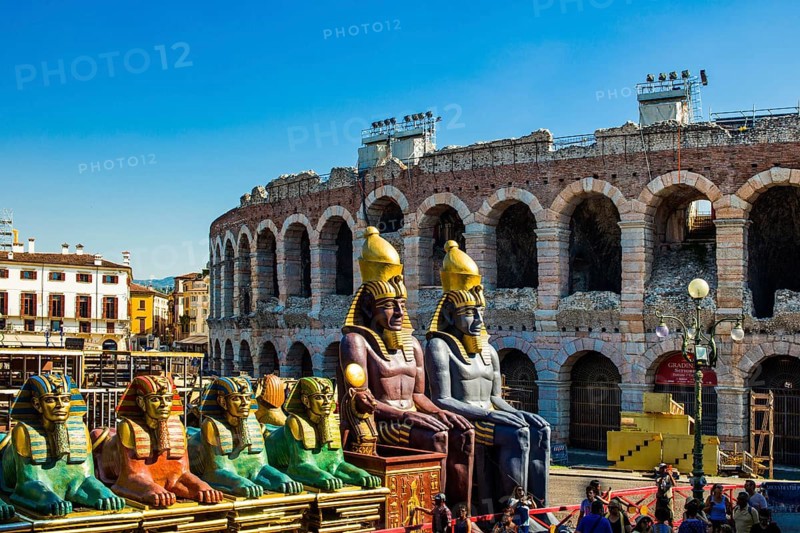 Aida decorations