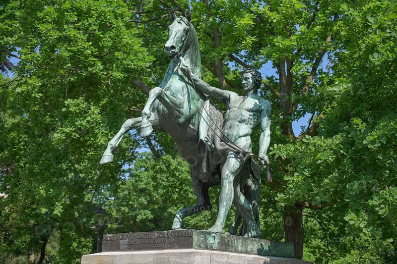 Statue