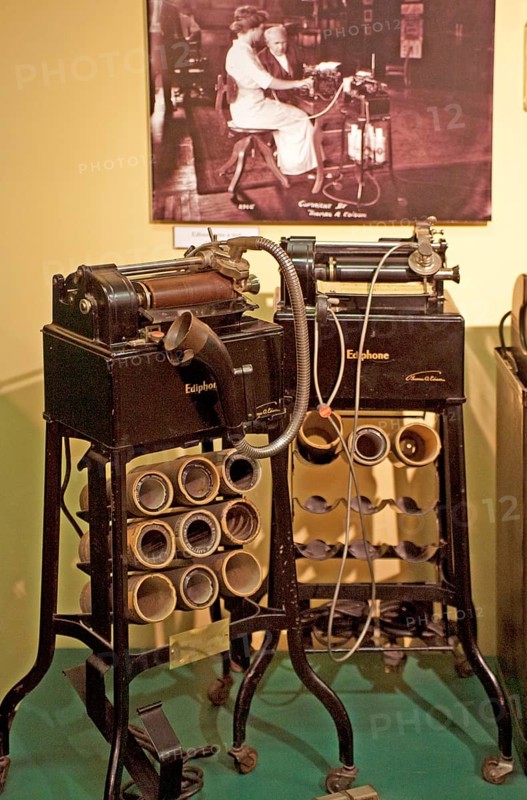 Edison dictating machine: Ediphone or Voicewriter