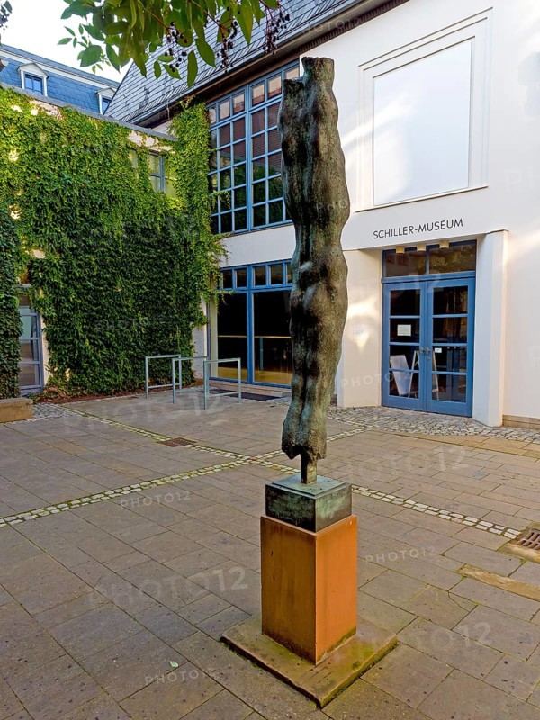 Sculpture in front of the Schiller Museum