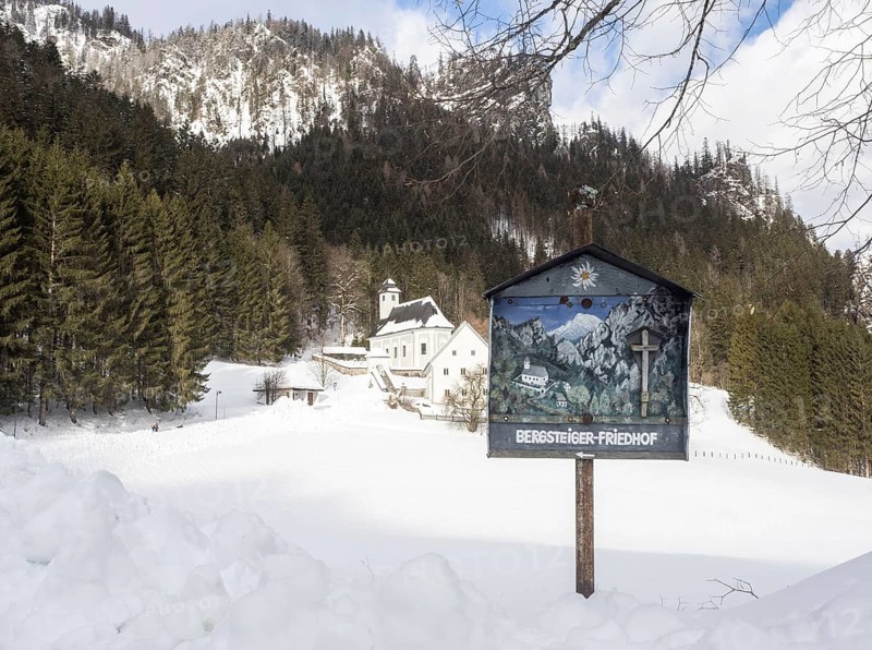 Signpost to the mountaineers' cemetery in Johnsbach