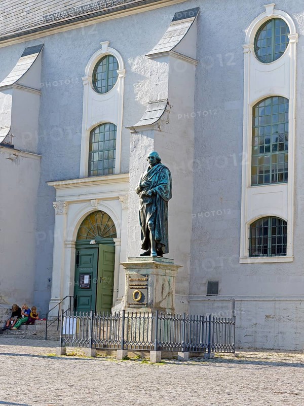 Monument to Johann Gottfried Herder