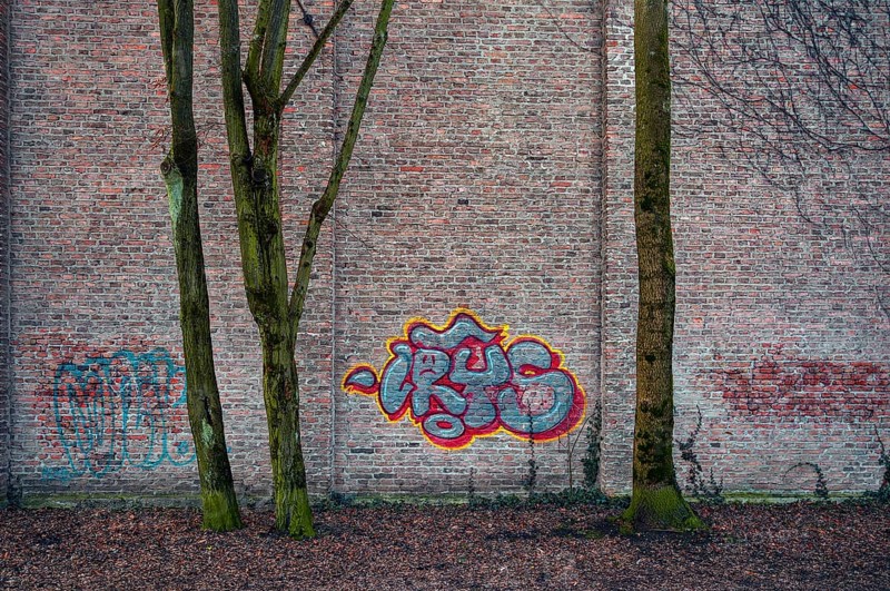 Wall at the southern cemetery with graffiti