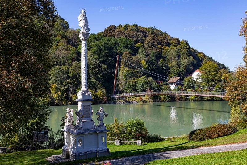 Marian column with Marian footbridge from Wernstein am Inn to Neuburg am Inn