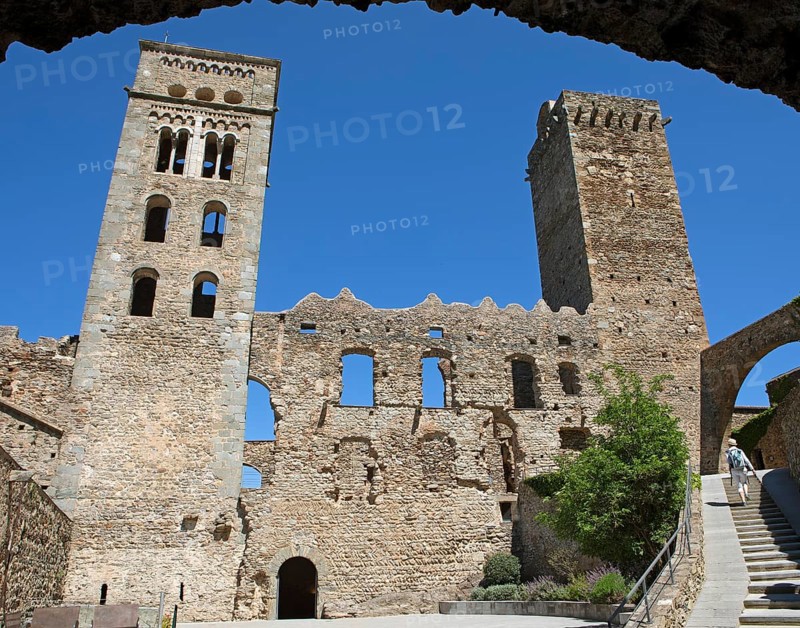 Bell defence tower and defence tower in the monastery of Sant Pere de Rodes