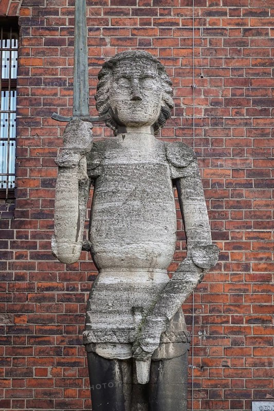 Roland Statue