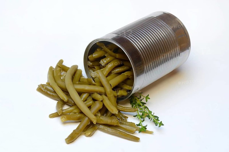 Green beans in tin can with savory